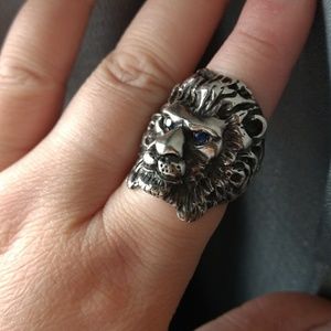 Great Frog London Custom Lion Head Ring